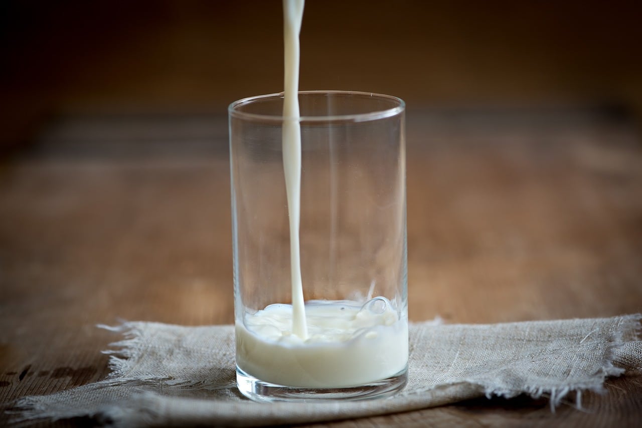 La leche de avena no es un producto lácteo, por lo que no contiene lactosa.